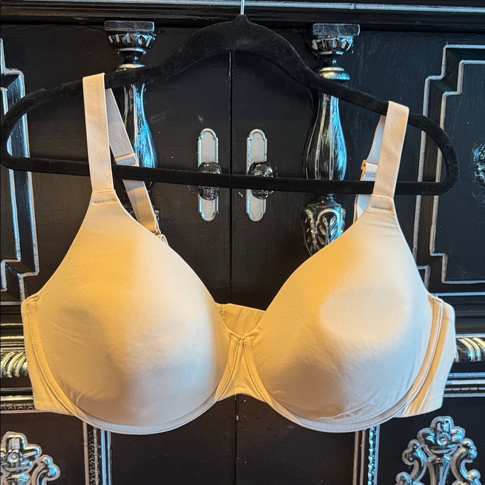 Skims Seamless Nude Bra New 42d
